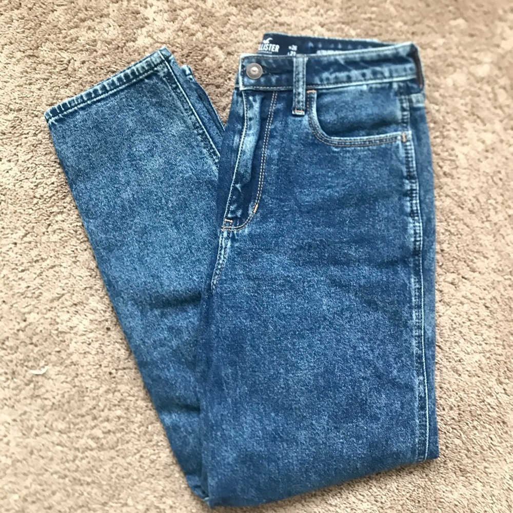 High- Rise Mom Jeans